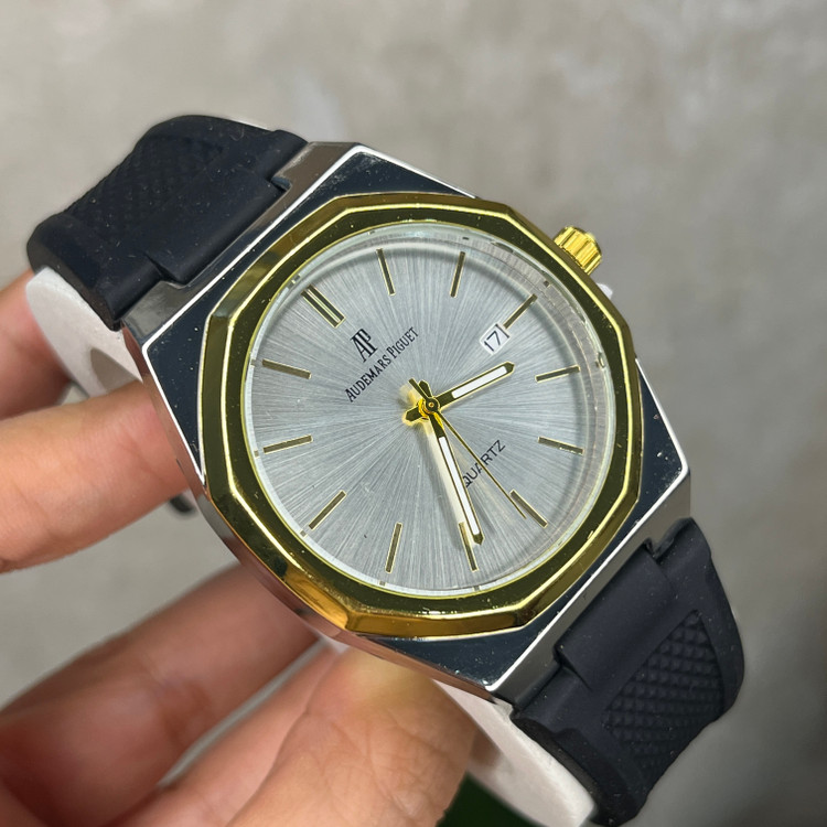 ساعت مچی جی شاک مدل GA-2300 ظرفیت دو زمانه با بند رزینی