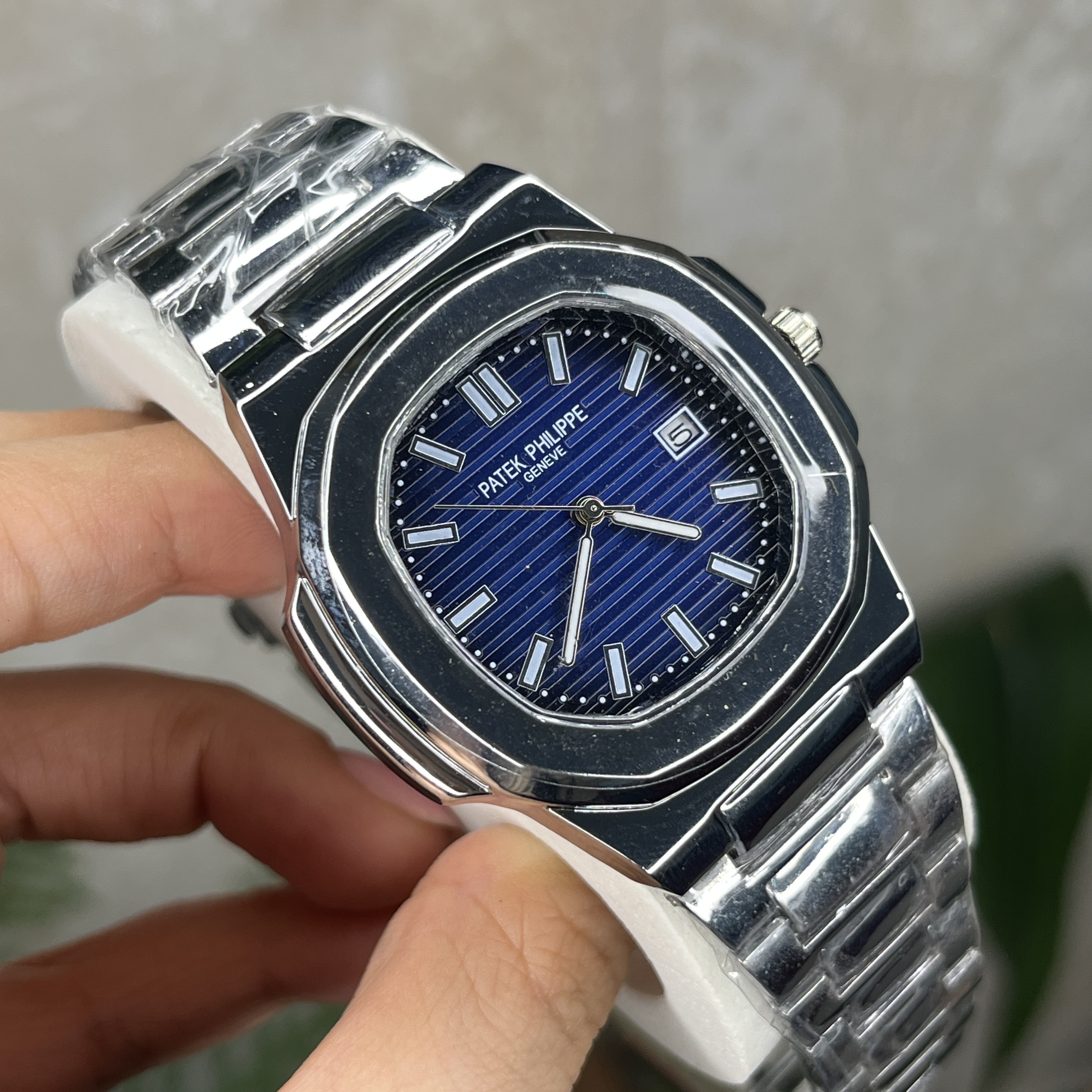 ساعت مچی مردانه پتک فیلیپ مدل P-567 با بند نقره ای و صفحه سفید
